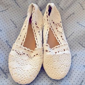 Brand new slip on size 7. Very comfortable slip on.